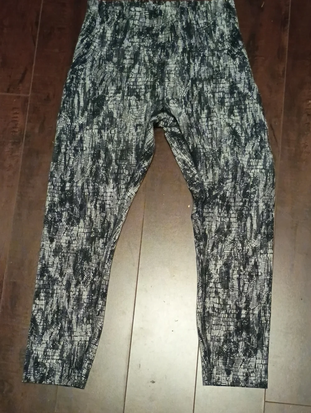 lululemon athletica Black & Gray Patterned Leggins
